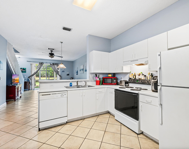 2185 Salerno Circle - Photo Thumbnail 11