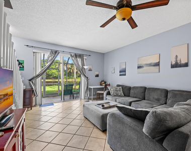 2185 Salerno Circle - Photo Thumbnail 4