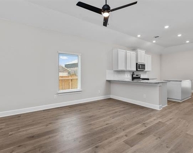 602 Princeton Heights Boulevard - Photo Thumbnail 2