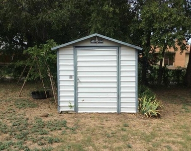 1201 Travis Street - Photo Thumbnail 12