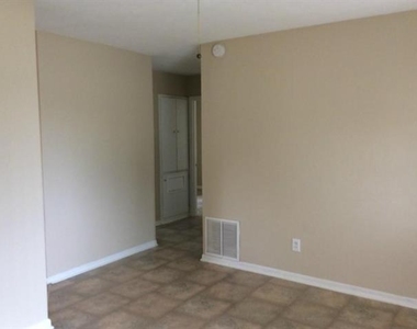 1201 Travis Street - Photo Thumbnail 6