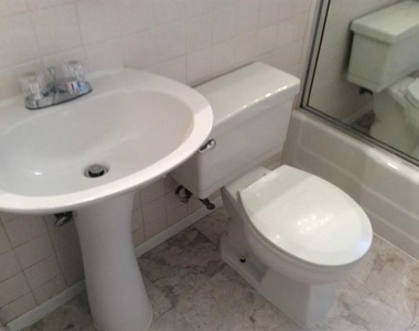 1201 Travis Street - Photo Thumbnail 10