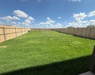 954 Minda Street - Photo Thumbnail 15