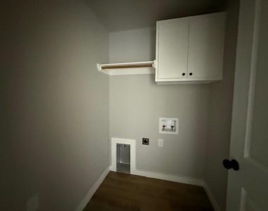 954 Minda Street - Photo Thumbnail 14