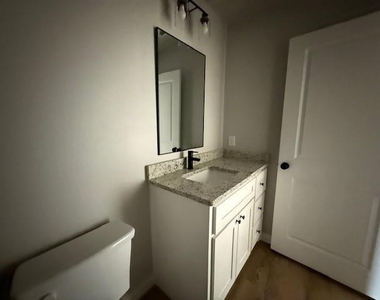 954 Minda Street - Photo Thumbnail 10