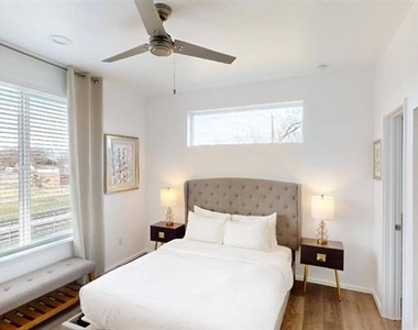 3235 Dallas Street - Photo Thumbnail 9