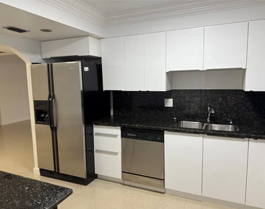 5100 N Ocean Boulevard - Photo Thumbnail 6