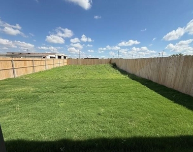 950 Minda Street - Photo Thumbnail 15