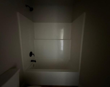 950 Minda Street - Photo Thumbnail 11