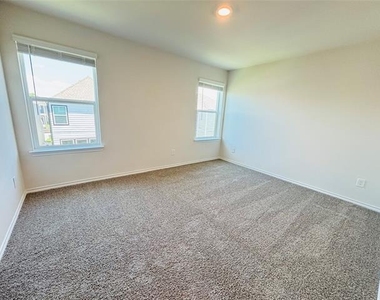 120 Redwood Road - Photo Thumbnail 12