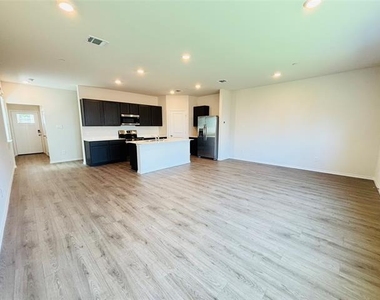120 Redwood Road - Photo Thumbnail 2