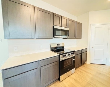 120 Redwood Road - Photo Thumbnail 7