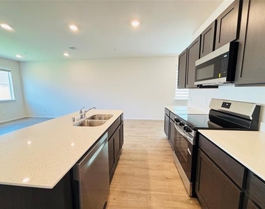 120 Redwood Road - Photo Thumbnail 6