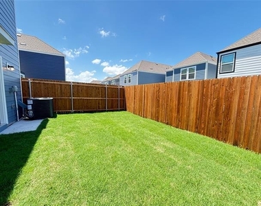 120 Redwood Road - Photo Thumbnail 22
