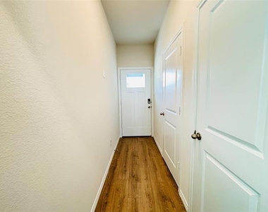 120 Redwood Road - Photo Thumbnail 9
