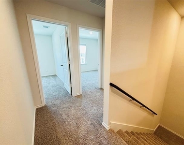 120 Redwood Road - Photo Thumbnail 11