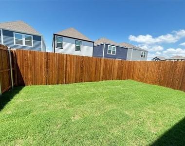 120 Redwood Road - Photo Thumbnail 23