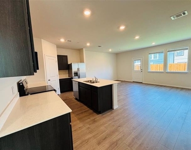 120 Redwood Road - Photo Thumbnail 5