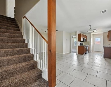 721 E College Street - Photo Thumbnail 5