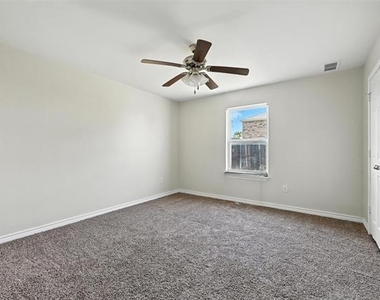 721 E College Street - Photo Thumbnail 8