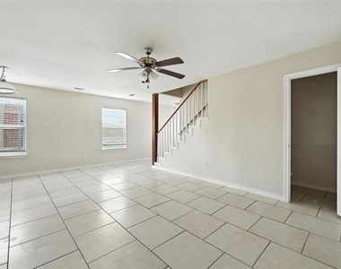 721 E College Street - Photo Thumbnail 6