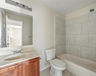 721 E College Street - Photo Thumbnail 13