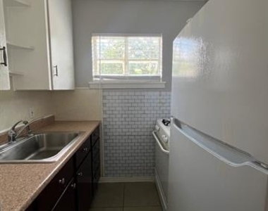 4818 Junius Street - Photo Thumbnail 5