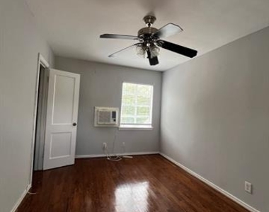 4818 Junius Street - Photo Thumbnail 3