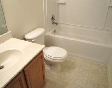 2801 Mockingbird Street - Photo Thumbnail 20