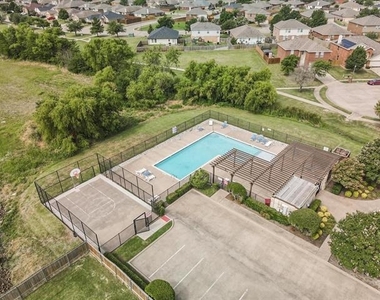 2801 Mockingbird Street - Photo Thumbnail 26