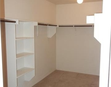 2801 Mockingbird Street - Photo Thumbnail 16