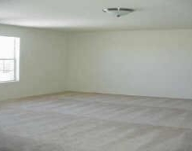 2801 Mockingbird Street - Photo Thumbnail 13