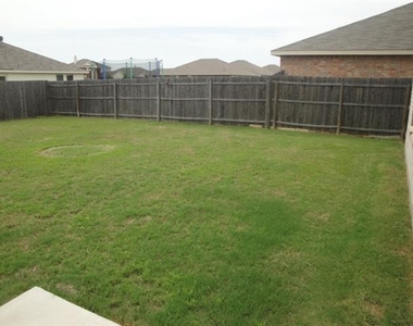 2801 Mockingbird Street - Photo Thumbnail 23
