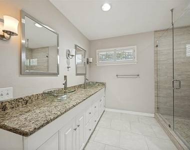 10404 Boedeker Street - Photo Thumbnail 7