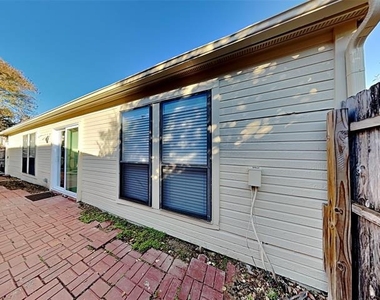 328 Teakwood Lane - Photo Thumbnail 16