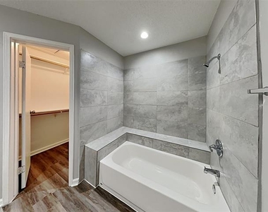 328 Teakwood Lane - Photo Thumbnail 15