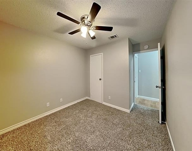 328 Teakwood Lane - Photo Thumbnail 7