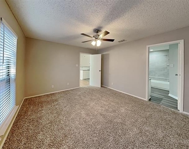328 Teakwood Lane - Photo Thumbnail 12