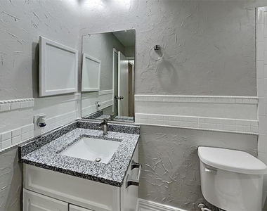 328 Teakwood Lane - Photo Thumbnail 9