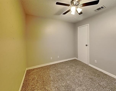 328 Teakwood Lane - Photo Thumbnail 8