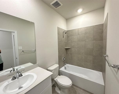 501 Dorothy Drive - Photo Thumbnail 10