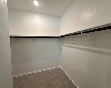501 Dorothy Drive - Photo Thumbnail 7
