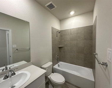 501 Dorothy Drive - Photo Thumbnail 12
