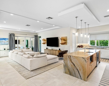 217 Gulfstream Boulevard - Photo Thumbnail 6