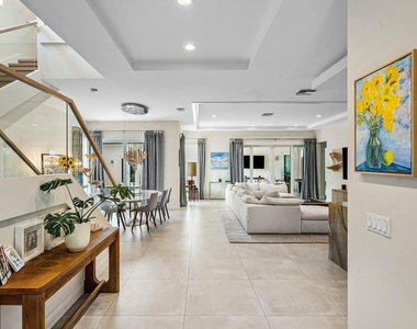 217 Gulfstream Boulevard - Photo Thumbnail 5