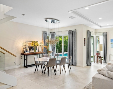 217 Gulfstream Boulevard - Photo Thumbnail 11