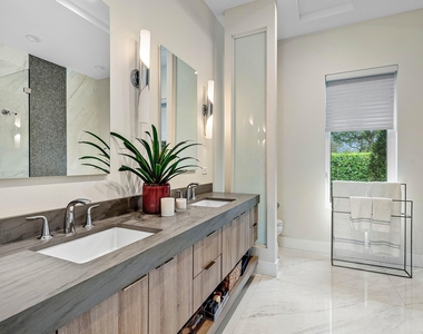 217 Gulfstream Boulevard - Photo Thumbnail 25