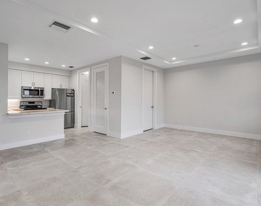 217 Gulfstream Boulevard - Photo Thumbnail 43