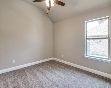 323 Sweetspire Drive - Photo Thumbnail 17