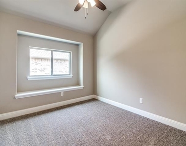 323 Sweetspire Drive - Photo Thumbnail 16